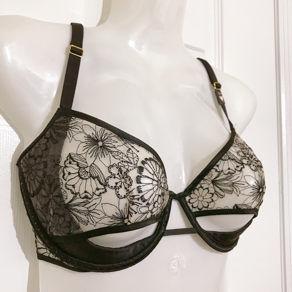 💖Victoria Secret SEXY Demi Bra with Crystals - Picture 2 of 7